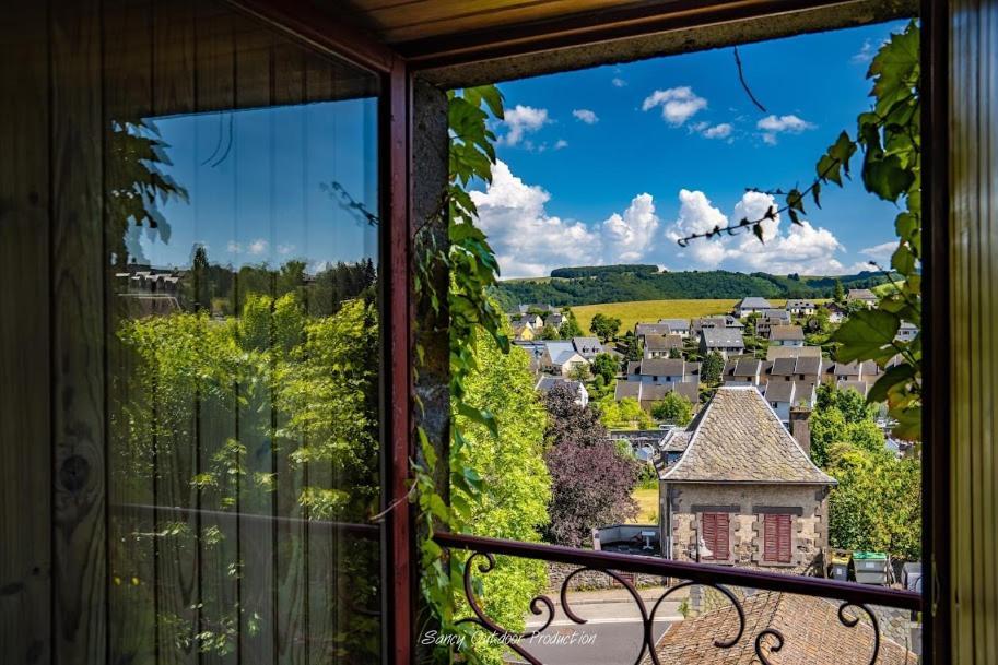 Les Tilleuls Besse-et-Saint-Anastaise Exterior photo
